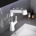 Vòi lavabo nóng lạnh đầu dây rút thân xoay 360 trắng Navier NV-635T