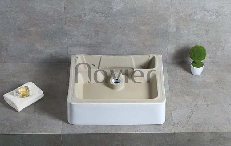 Mặt dưới chậu rửa mặt lavabo đặt bàn Navier